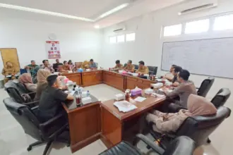 img 20251104 wa0035 Sampah Menumpuk di TPS Tegalreja, Warga Ngadu ke DPRD Cilacap karena Bau Menyengat