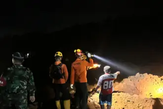 img 20251114 wa0009 Longsor Majenang! Dua Tewas, 21 Warga Masih Hilang