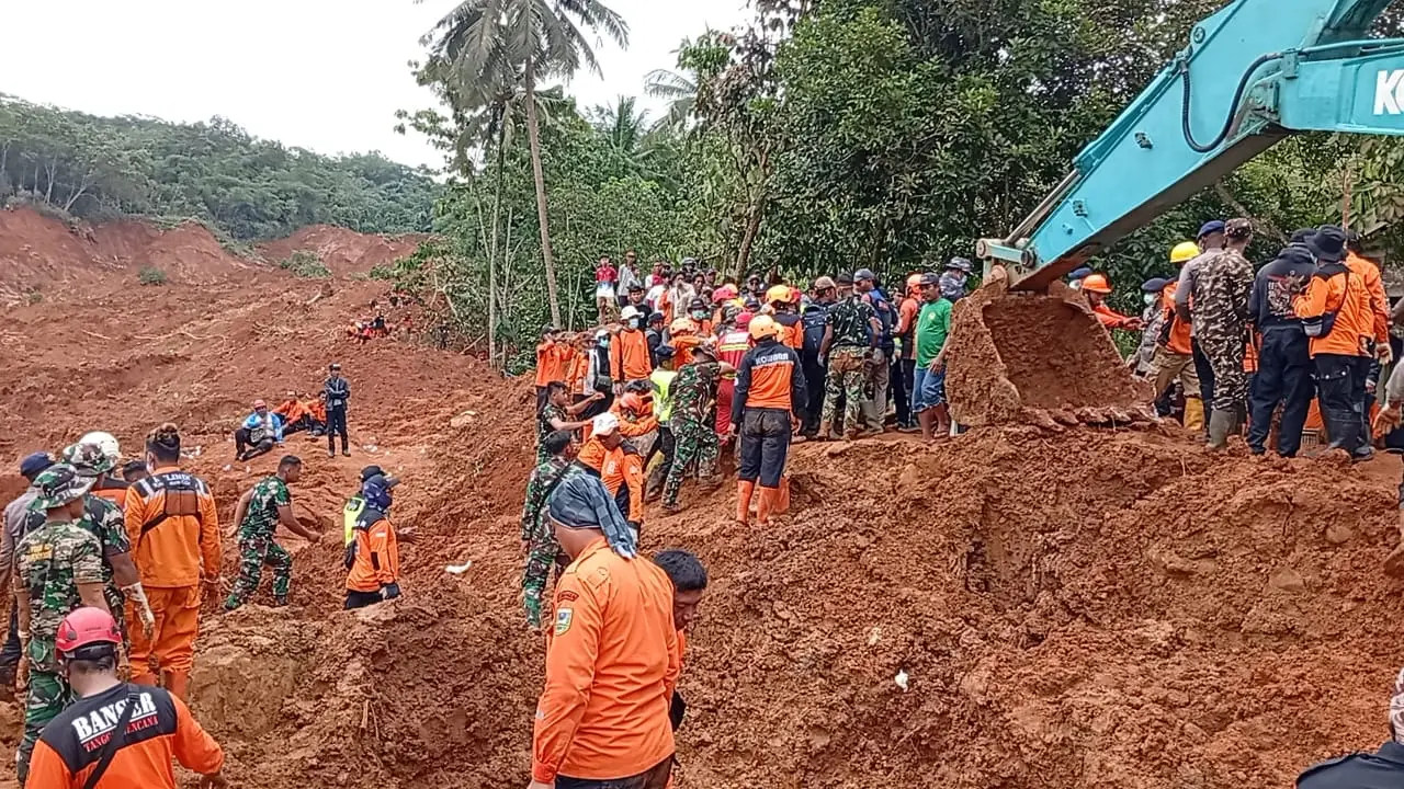 img 20251116 wa00331 Hari Kelima Longsor Majenang: 10 Korban Masih Tertimbun, SAR Kerahkan 5 Metode Khusus!