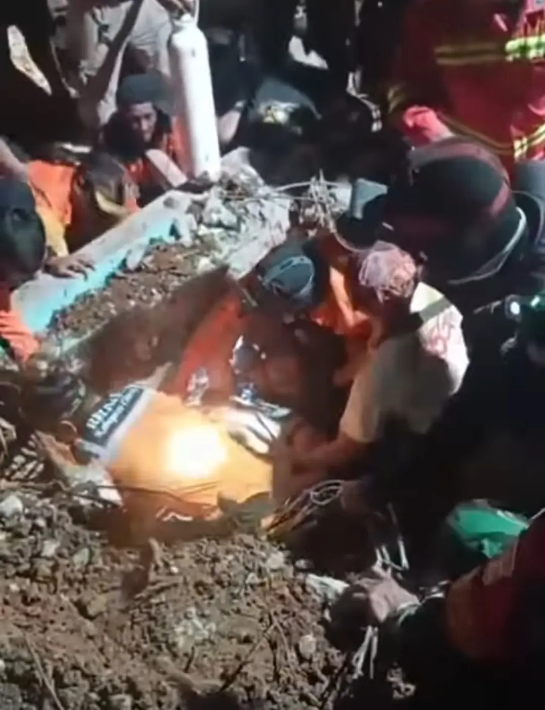 longsor majenang Tragedi Longsor Majenang! Satu Warga Tewas, 8 Rumah Tertimbun