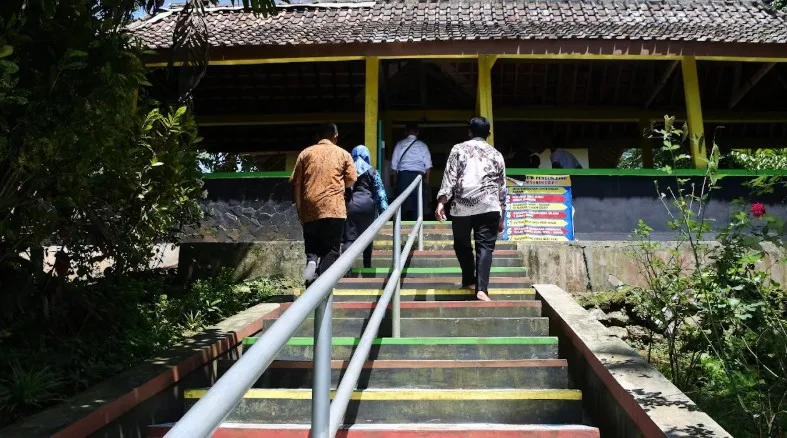 Makam Sunan Giri Pit di Banjarnegara merupakan bukti sejarah masuknya Islam di Banjarnegara. (dok.Pemkab Banjarnegara)