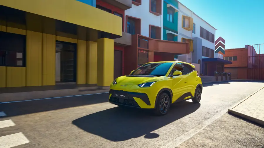 penjualan mobil listrik melejit di akhir 2025 dan byd atto 1 menjadi yang terlaris Penjualan Mobil Listrik Melejit, LCGC Tertinggal Jauh di Akhir 2025