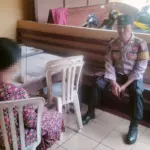 Perempuan diduga depresi di Desa Selabaya Kecamatan Kalimanah Purbalingga diamankan polisi. (Foto :Humas Polres Purbalingga)