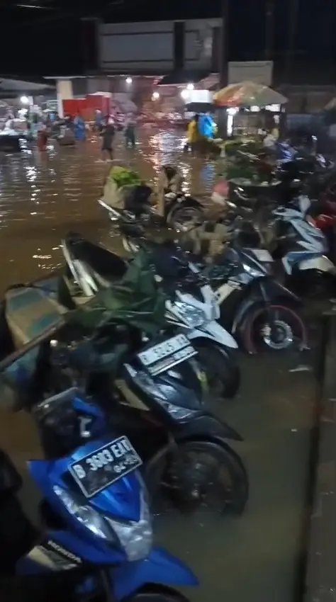 Banjir Pasar Darurat Kroya