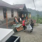 whatsapp image 2025 11 04 at 13.38.56 1 PMI dan BPBD Salurkan Bantuan Logistik pada Korban Bencana