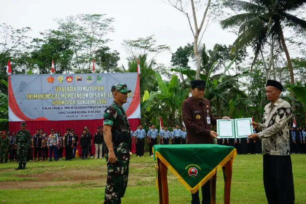 whatsapp image 2025 11 06 at 16.30.14 TMMD Sengkuyung IV Banjarnegara Tutup, Jalan Baru Siap Dilalui Warga