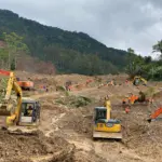 Pencarian korban longsor