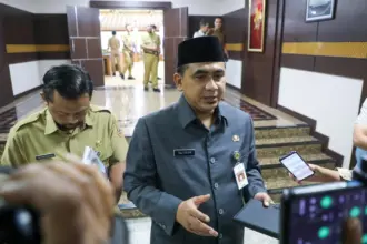 Wakil Gubernur Jawa Tengah Taj Yasin menyatakan, wacana 6 hari sekolah selama sepekan untuk SMA/SMK di wilayahnya masih dalam tahap kajian. (jatengprov.go.id)