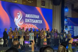 Anugerah Diktisaintek 2025, berhasil diraih oleh Prof. Ir. Totok Agung, DH., MP., PhD., Guru Besar Fakultas Pertanian Universitas Jenderal Soedirman Purwokerto