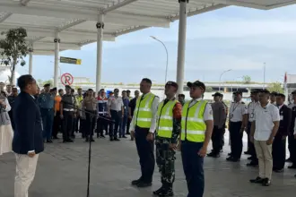 General Manager PT Angkasa Pura Indonesia Bandara Ahmad Yani Semarang, Sulistyo Yulianto, mengatakan, pihaknya telah mengaktifkan posko terpadu Nataru guna mengantisipasi lonjakan penumpang.