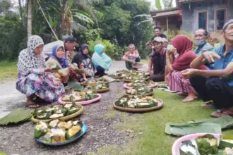 Tradisi takiran Kampung Gagot