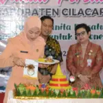 Peringatan HUT ke-26 Dharma Wanita Persatuan (DWP) Kabupaten Cilacap menjadi momen penegasan peran ganda istri Aparatur Sipil Negara. (Foto: Dinkominfo Cilacap)