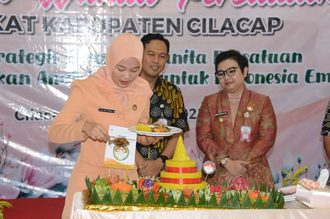 Peringatan HUT ke-26 Dharma Wanita Persatuan (DWP) Kabupaten Cilacap menjadi momen penegasan peran ganda istri Aparatur Sipil Negara. (Foto: Dinkominfo Cilacap)