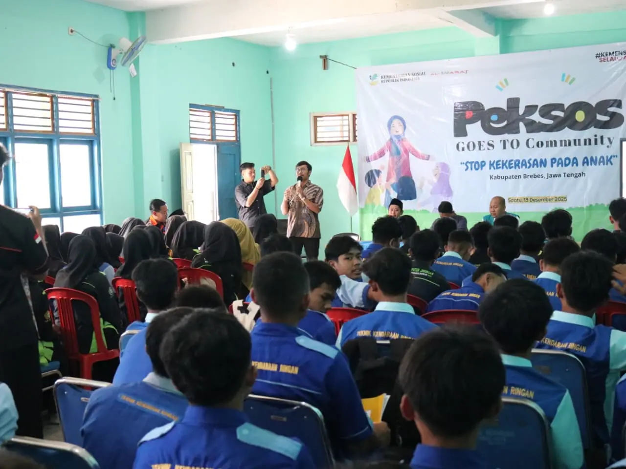 Suasana kegiatan Al Wasath "Peksos Goes To Community" di SMK Muhammadiyah 2 Plompong Sirampog, Brebes, pada 13 Desember 2025.
