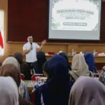 Ketua DPRD Purbalingga HR Bambang Irawan menjadi narasumber dalam Pengukuhan Pengurus Forum Anak Kabupaten Purbalingga Periode 2026–2027, Rabu (17/12/2025). (Foto: Budi Pekerti).