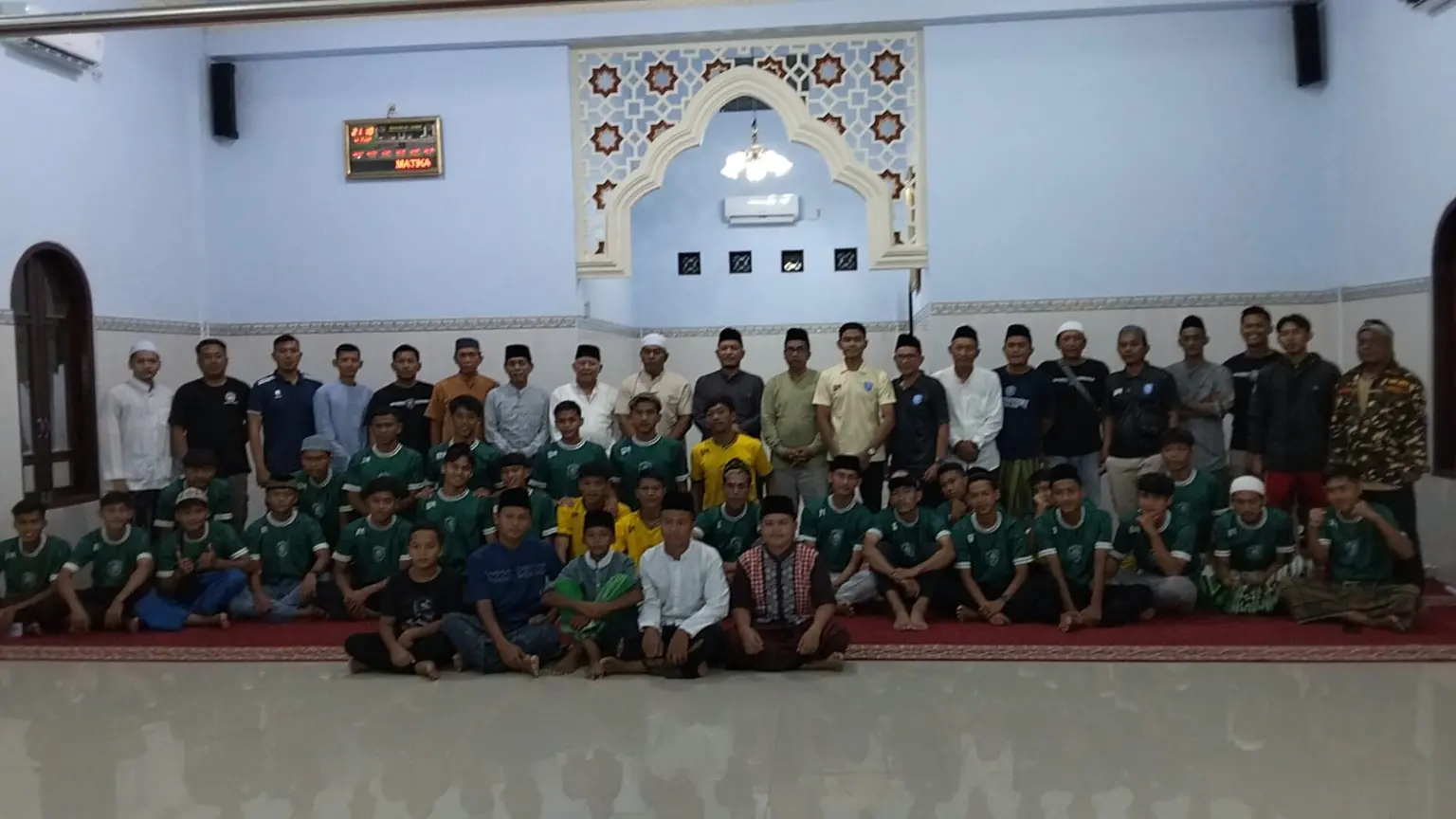 Tim Wijayakusuma FC Cilacap menggelar kegiatan doa bersama Senin (22/1/2025) di Masjid Al-Amin, Jalan Tidar, Cilacap. (Foto: Tim Wijayakusuma FC)
