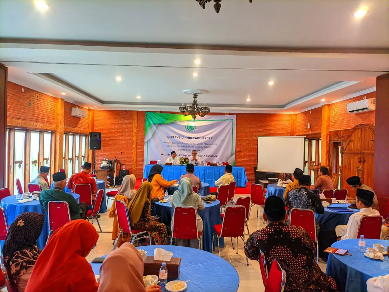 Suasana acara MUI Banyumas bertajuk “Memperkuat Ketahanan Sosial untuk Mewujudkan Generasi Berakhlak Mulia” yang berlangsung di Purwokerto baru-baru ini.