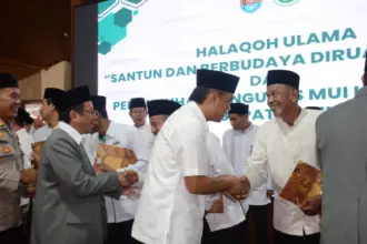Pengukuhan Pengurus MUI Kecamatan se-Kabupaten Cilacap masa khidmat 2025-2030 di Pendopo Wijayakusuma Cakti, Rabu (24/12/225). (Foto: Dinkominfo Cilacap)