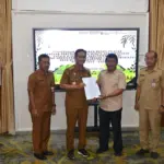 Penyerahan Keputusan Bupati tentang Desa Wisata di Ruang Gadri Rumah Dinas Bupati Cilacap, Senin (29/12/2025). (Foto: Dinkominfo Cilacap)