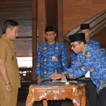 Bupati Cilacap, Syamsul Auliya Rachman melantik 261 pejabat di lingkungan Pemerintah Kabupaten Cilacap di Pendopo Wijayakusuma Cakti, Selasa (30/12/2025).(Foto: Dinkominfo Cilacap)