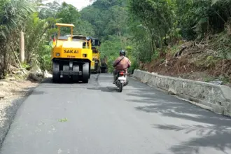Jalan rusak