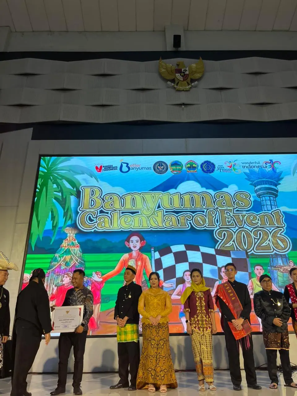 penghargaan 2 Luminor Hotel Purwokerto Raih Penghargaan Hotel Bintang Best Service Excellent di PHRI Banyumas Award 2025