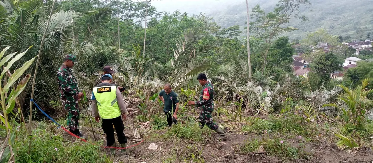 Rekahan Tanah kalibombong