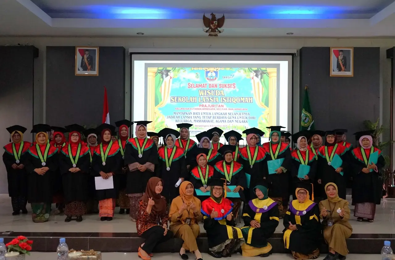 Wisuda sekolah lansia