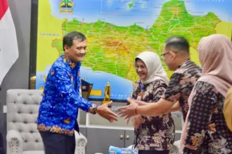 Gubernur Jateng dan Pendidikan Tinggi