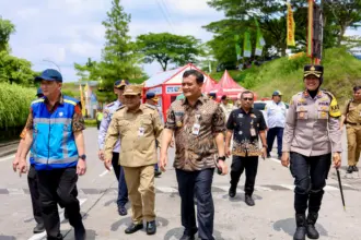 Tinjau rest libur nataru