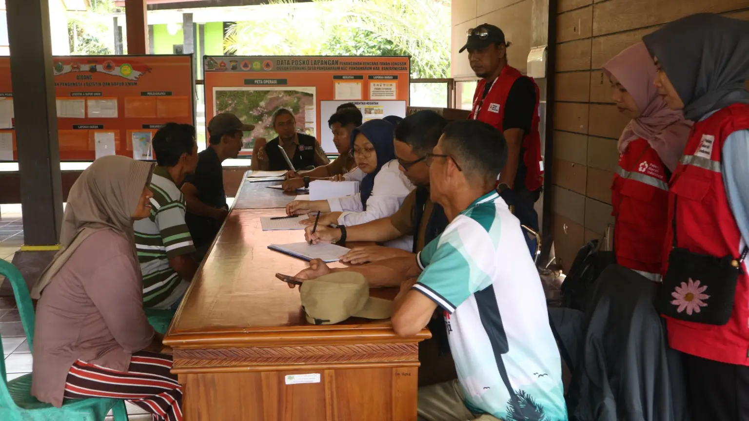 Penyaluran BLT Tahap IV Korban Longsor Situkung