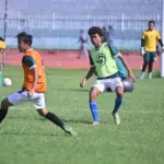 Para pemain Wijayakusuma FC sedang menjalani latihan jelang laga uji coba melawan Persak Kebumen di Stadion Wijayakusuma Cilacap, Senin (8/12/2025)