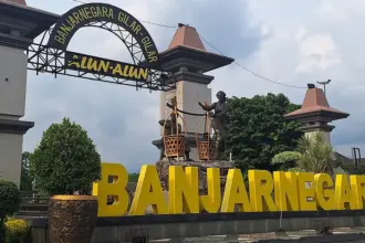 Alun-alun Kabupaten Banjarnegara