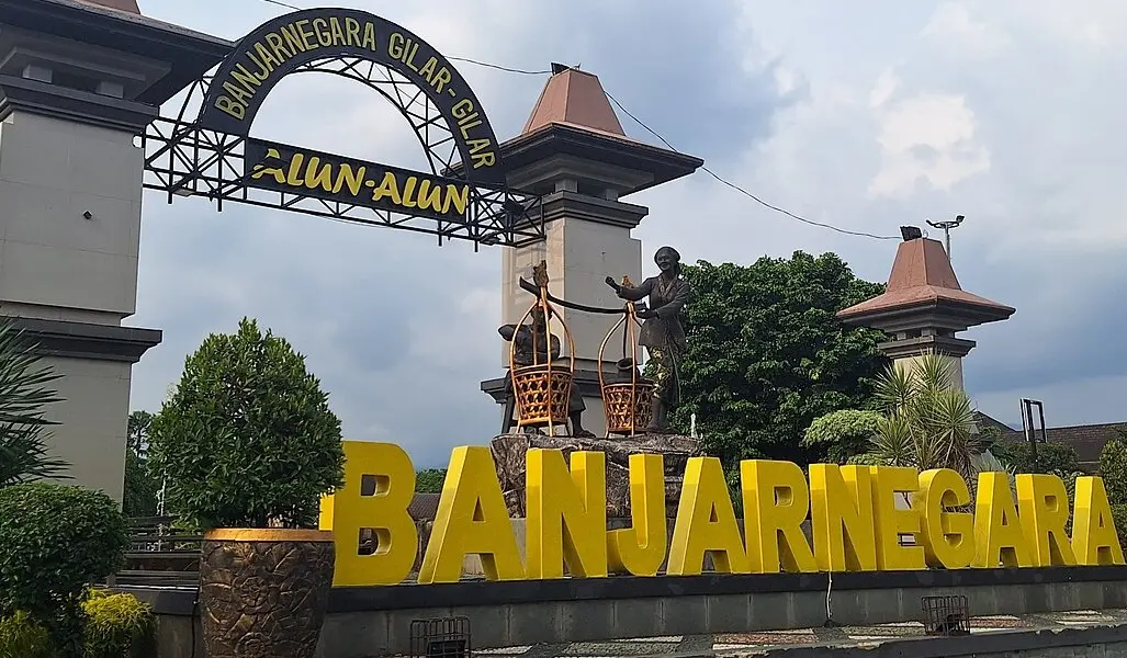 Alun-alun Kabupaten Banjarnegara