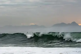 bmkg cilacap gelombang tinggi