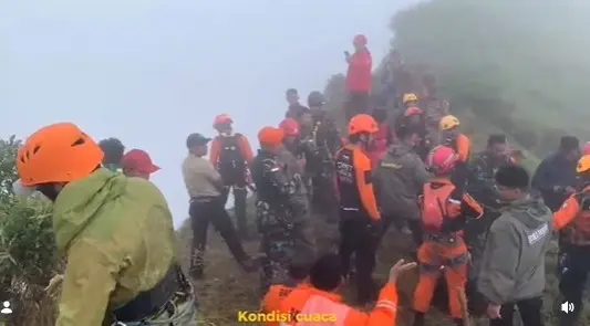 pesawat hilang kontak