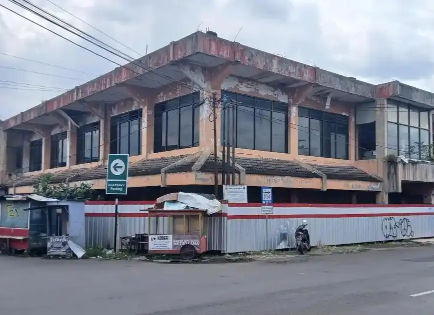 Gedung Eks Metro Kawasan Kebondalem Banyumas