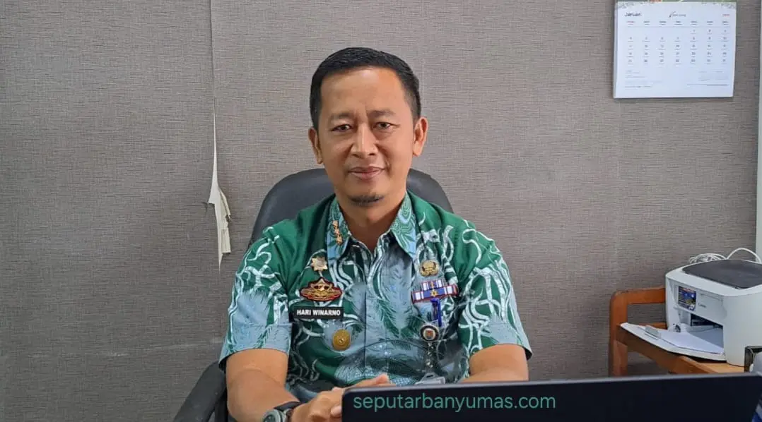 Kepala Bagian Pengadaan Barang dan Jasa Setda Cilacap, Hari Winarno memberikan keterangan terkait percepatan tender. (Faiz Ardani).