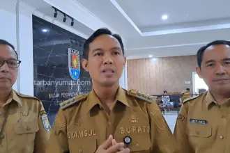 Bupati Cilacap Syamsul Auliya Rachman memberikan keterangan terkait apresiasi atlet NPCI Cilacap yang menyumbang 13 medali. (Faiz Ardani).