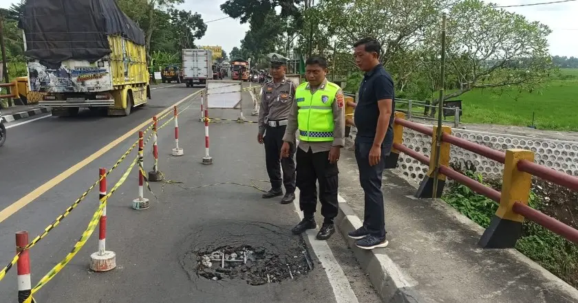 jembatan kali ketek