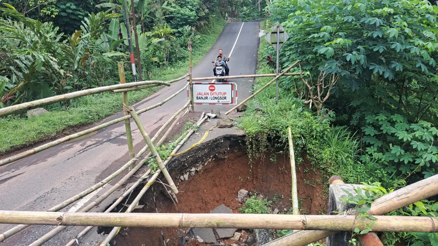 Jembatan kalidekem banyumas