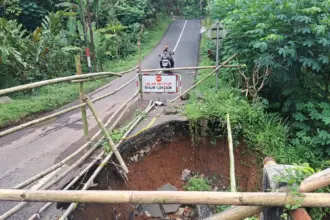 Jembatan kalidekem banyumas