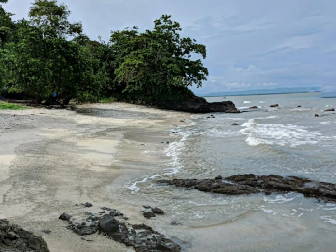 Pantai Karang Pandan