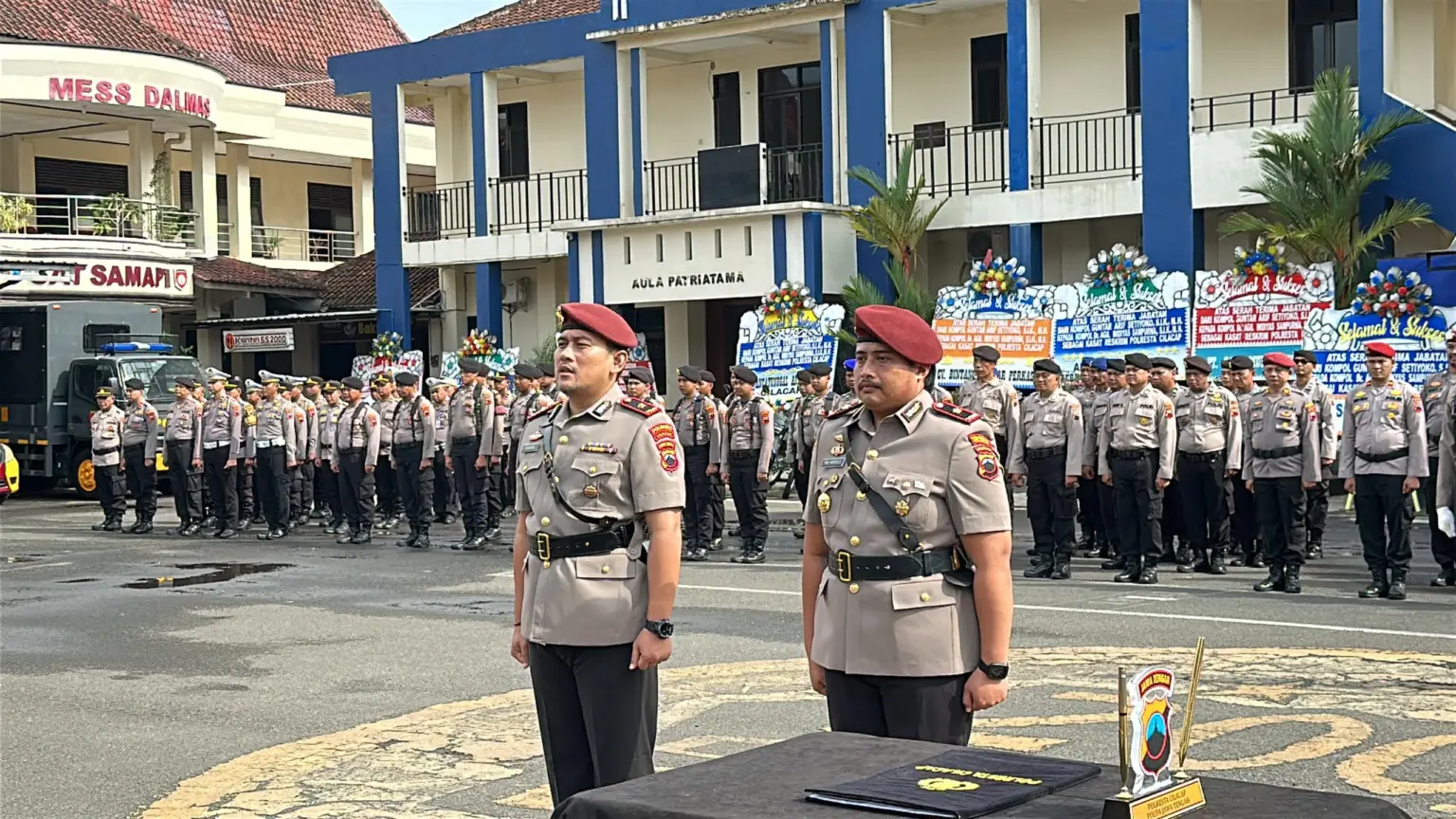 Upacara serahterima jabatan Kasatreskrim Polresta Cilacap dari Kompol Guntar Arif Setiyoko kepada Kompol Agil Widiyas Sampurna. (Polresta Cilacap).