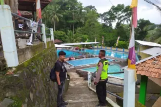 kolam renang watugede