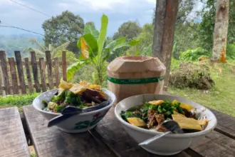 Mie ayam Igir Mbawang