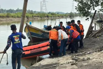 Penambang pasir hilang di muara Winong cilacap