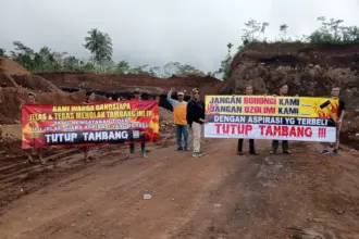 protes tambang pasir desa gandatapa