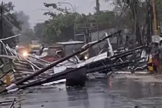 Kerusakan akibat angin kencang di Kesesi Pekalongan