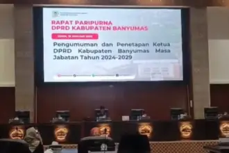 Rapat Paripurna Ketua DPRD Banyumas Agus Nova